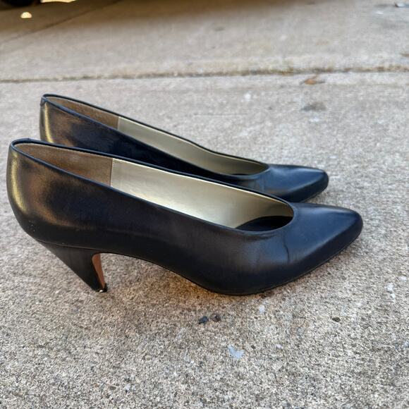 Evan Picone Black Leather Pointed Toe Pumps - Size 7M - Picture 7 of 8